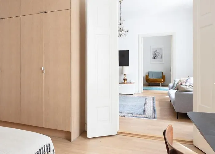 Central 2 Bedroom 2 Full Bathroom Executive Suite