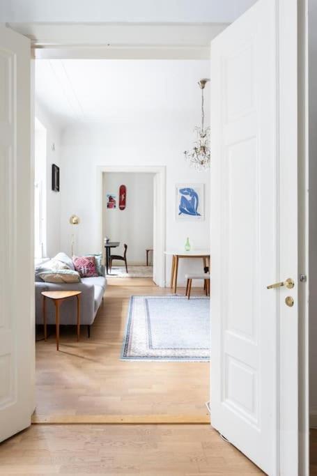 2 Bedroom 2 Full Bathroom Executive